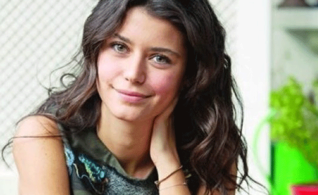 Beren Saat'ten uzun zaman sonra bir ilk