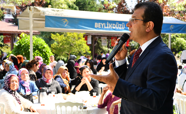 Başkan İmamoğlu annelerle kahvaltıda buluştu