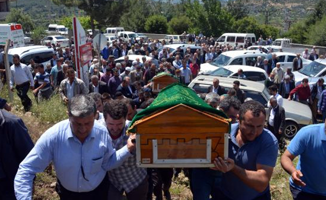 Polis her yerde gri renkli otomobili arıyor