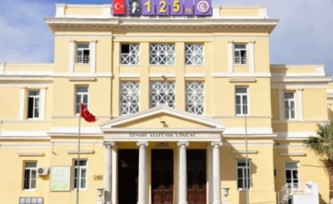 Okul müdürü ‘İzmir Marşı’ndan rahatsız oldu