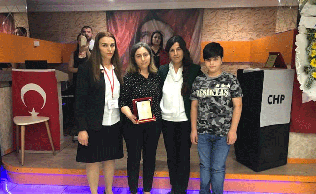 Ahmet Emre’nin annesi, 'Yılın Annesi' seçildi