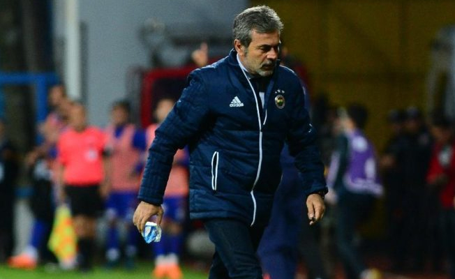Kadıköy'de Aykut Kocaman’a plastik su bardağı atıldı!