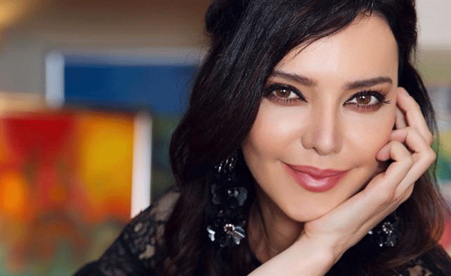 Hande Ataizi gözyaşlarına boğuldu