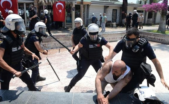 Mersin'de olaylı yıkım... Polis TOMA'larla müdahale etti