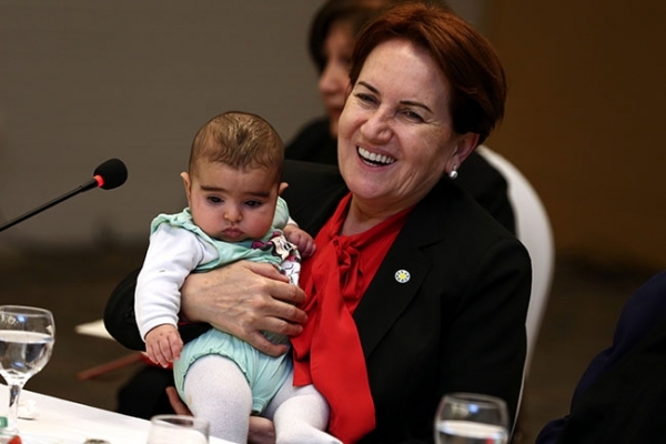 Akşener Filistinlilerle iftar yaptı