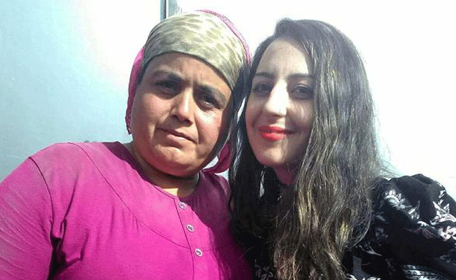 Yılanı öldürmek isterken kendini vurdu...