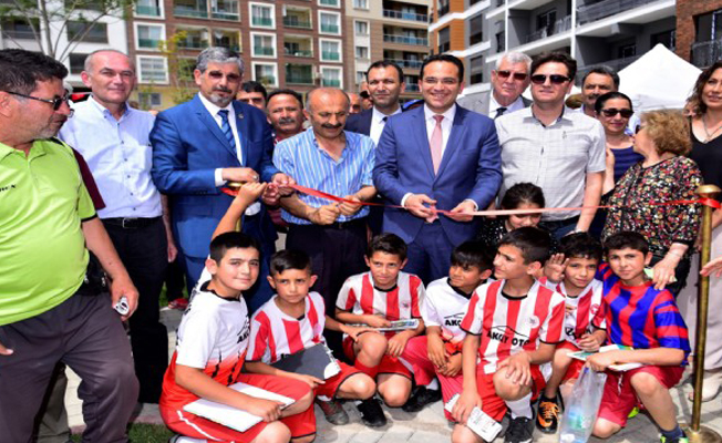 Bornova'da 19 Mayıs parkı açıldı
