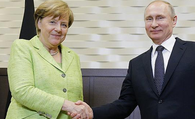 Putin: Suriye halkının evlerine dönmesine yardımcı olun!