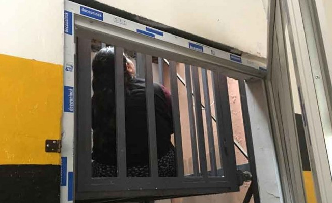 İş merkezinde asansör yere çakıldı... Kadın işçiler yaralandı
