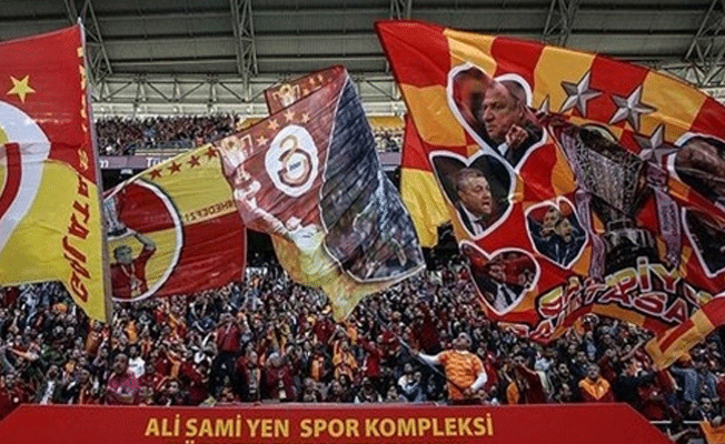 Galatasaray taraftarı, festival alanında toplanmaya başladı