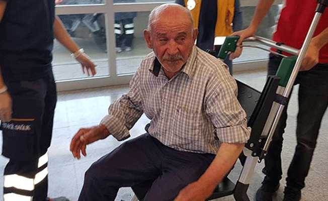 Yaşlı adamın yüzüne biber gazı sıkıp parasını aldılar