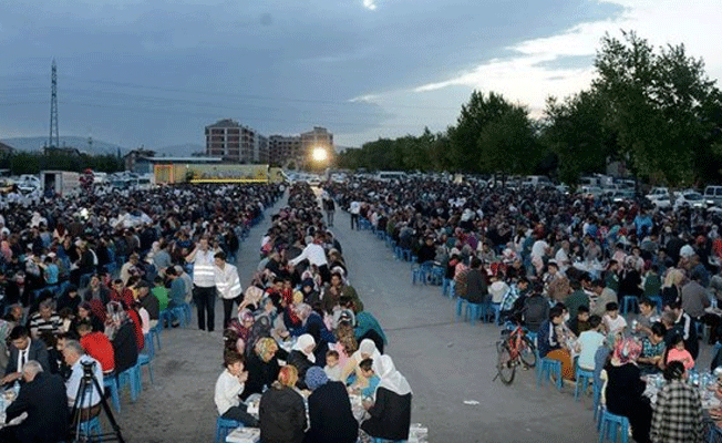 AKP'li belediyenin iftarında 200 kişi zehirlendi