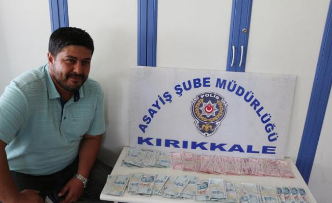 Temizlik yaparken içinde 40 bin lira olan yastığı çöpe attı