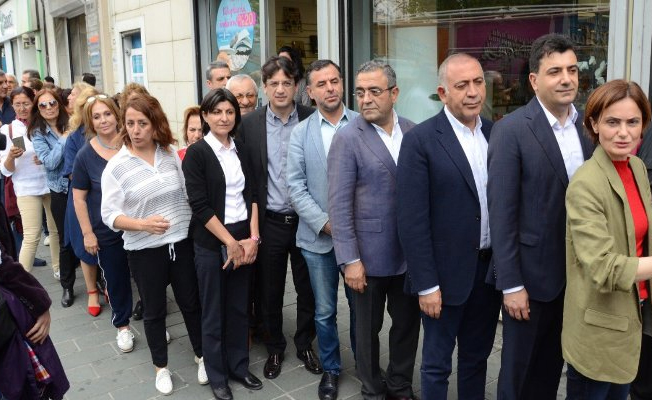 Taksim'de İnce için 'bağış kuyruğu' oluştu