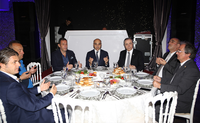 Mustafa Cengiz yeşilyurt spor kulübü iftarındaydı