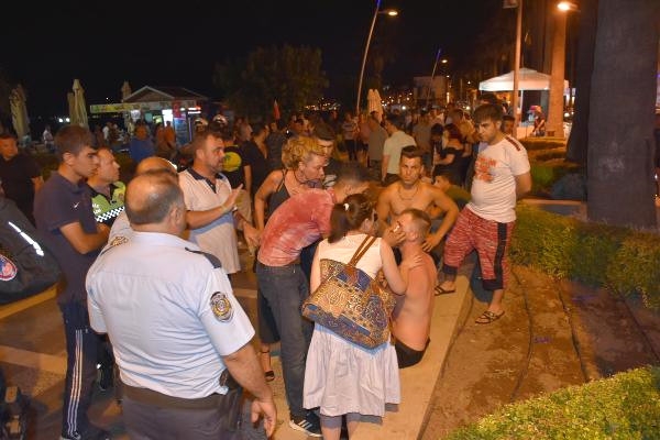 İngiliz çift kavga etti, ortalık karıştı