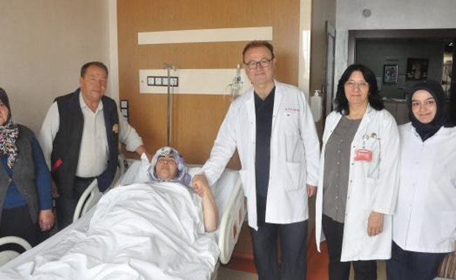 Karnından 4 kiloluk kitle çıkarıldı