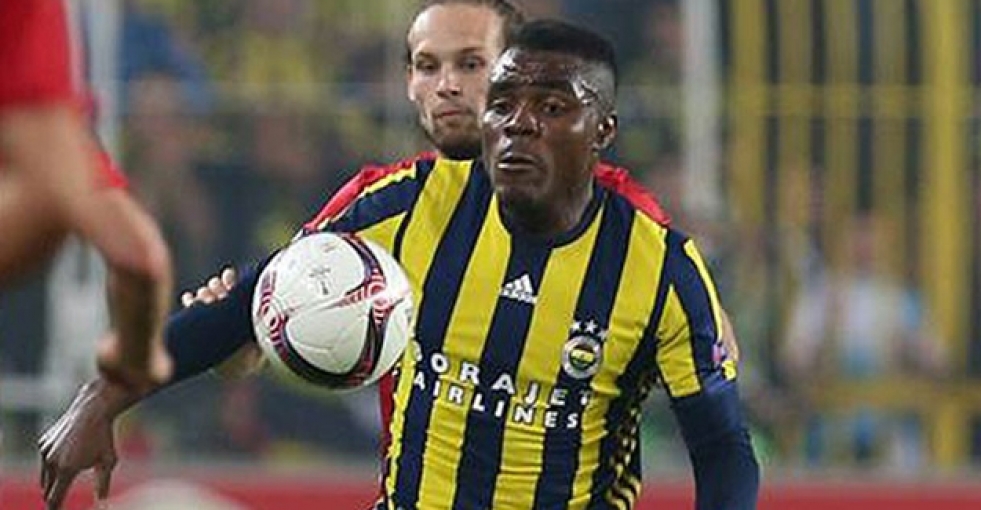 Emenike stadı terk etti!