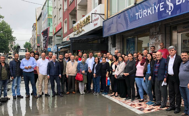 Gazi Mahallesi'den Muharrem İnce'ye bağış kuyruğu