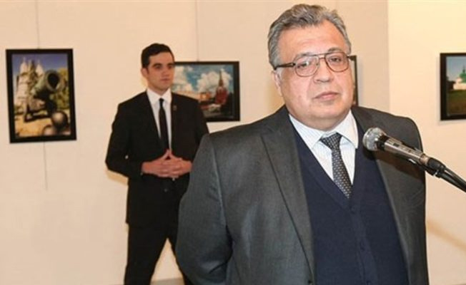 Karlov suikastında Rus konsomatris detayı!