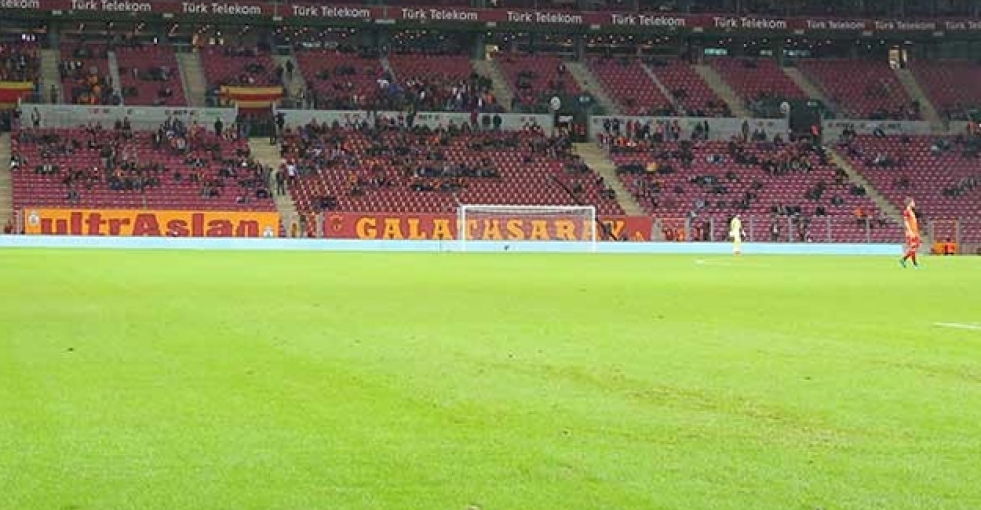 Türk Telekom Arena boş kaldı