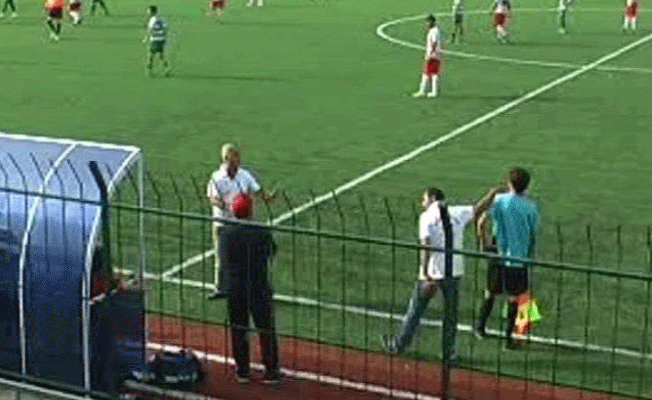 Antrenörden hakeme tokat