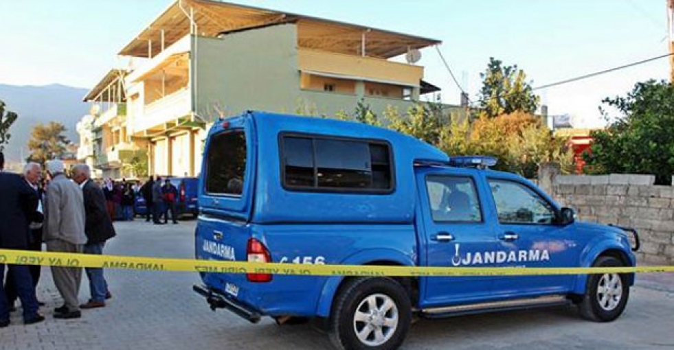İmam nıkahlı eşini ve 2 yaşındaki kızını öldürdü