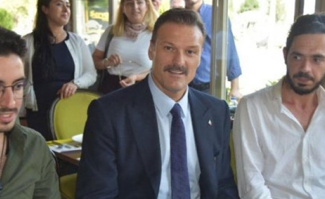 AKP'den aday Alpay Özalan'dan yeni imaj