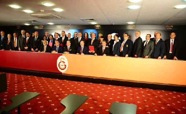 Galatasaray Başkanı Cengiz ve yönetimi mazbatalarını aldı