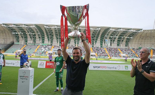 Akhisar’da Okan Buruk ile sözleşme krizi!