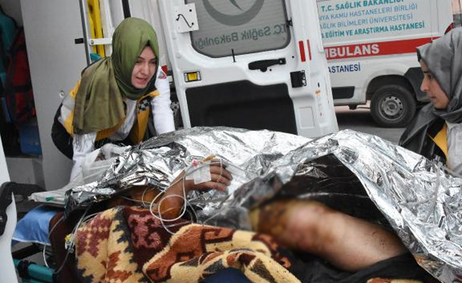 Üzerine benzin döküp, kendini ateşe verdi