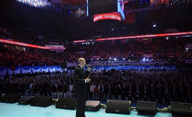‘Erdoğan muhalefet lideri gibi!’