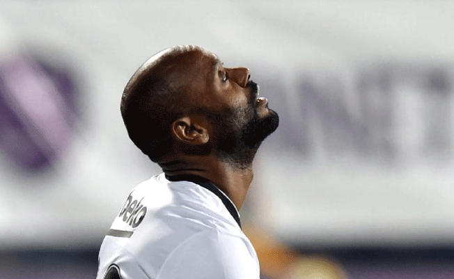 Vagner Love'den ayrılık sinyali
