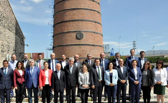 CHP İzmir, adaylarını tanıttı