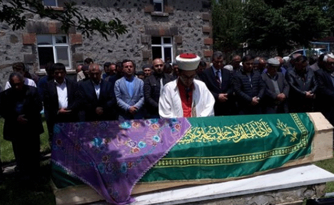 Karaoğlan'ın isim annesi toprağa verildi