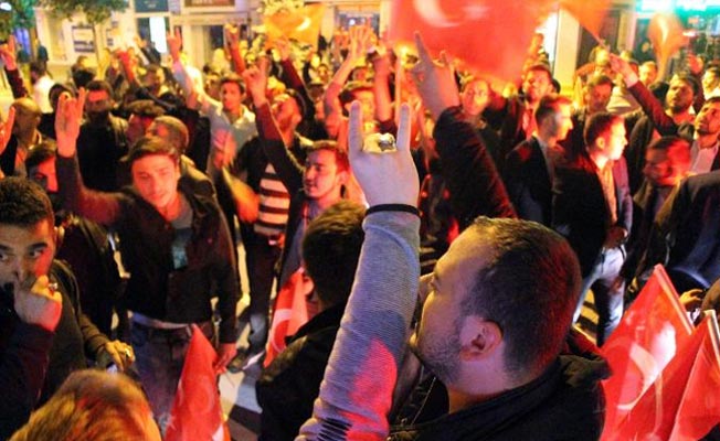 Bolu'da HDP binasına saldırı