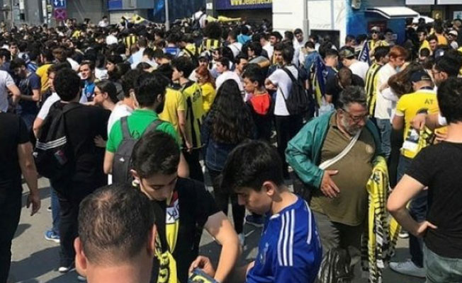 Fenerbahçe taraftarı, Ali Koç'un mazbata törenine hazır