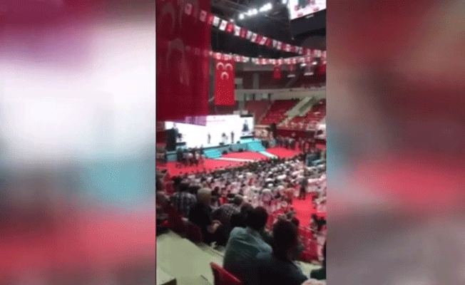 Bahçeli Konya’da boş salona konuştu
