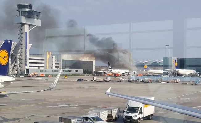 Frankfurt Havalimanı’nda yangın paniği