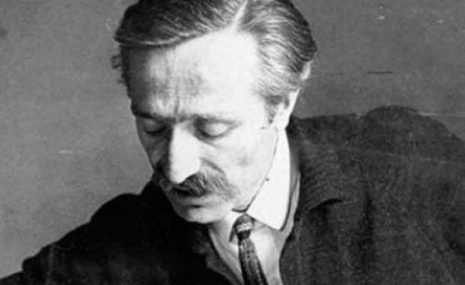 Özdemir Asaf şiirleri ile anılıyor