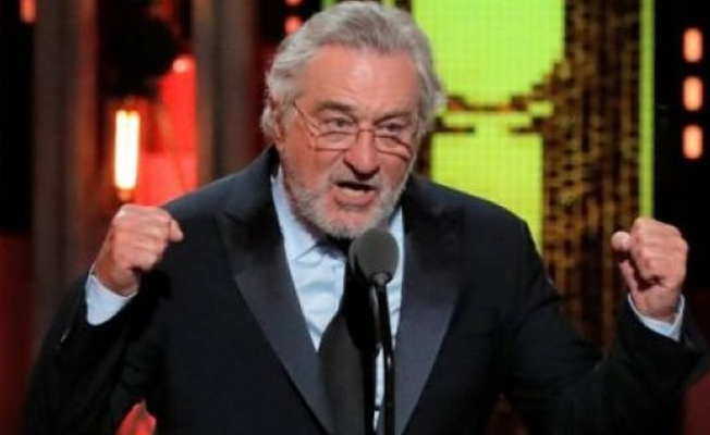 Robert de Niro, "Trump'ı S…" dedi, ayakta alkışlandı