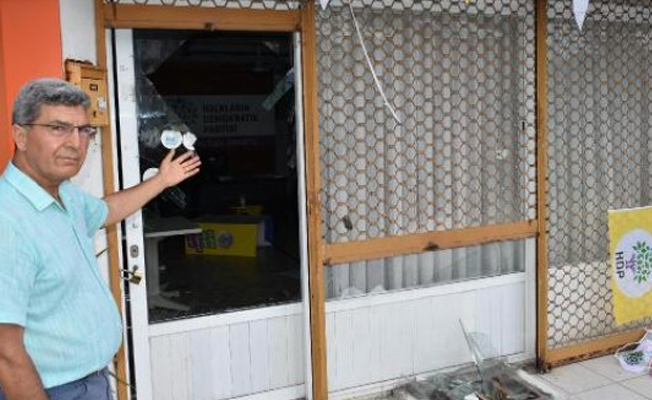 HDP binasına taşlı saldırı