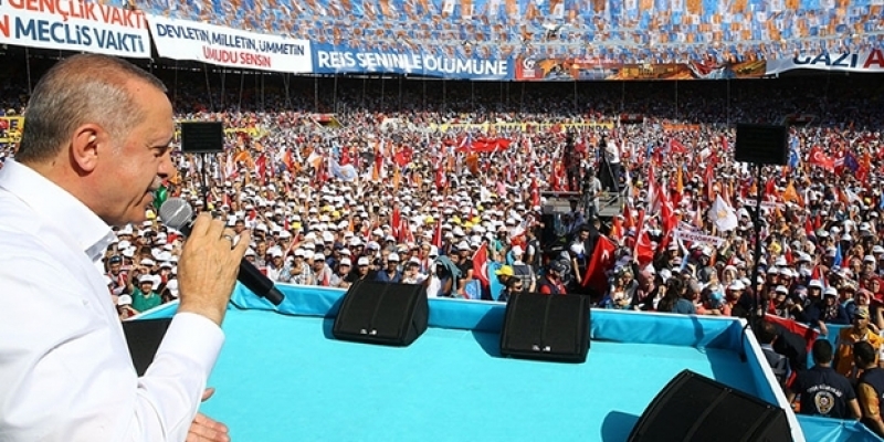 Erdoğan: ‘Biz yaptıklarımızı anlatıyoruz, onlar geyik yapıyor’