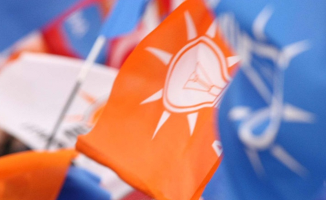 AKP'nin zor durumu: MHP ile HDP arasında sıkıştı mı?