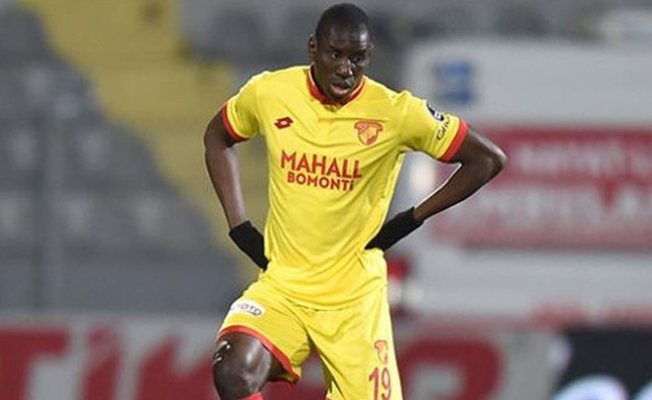 Demba Ba imzayı attı