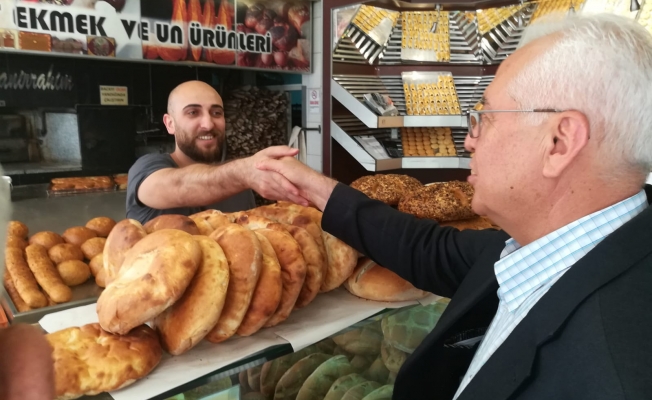 Başkan Selvitopu esnafla bayramlaştı