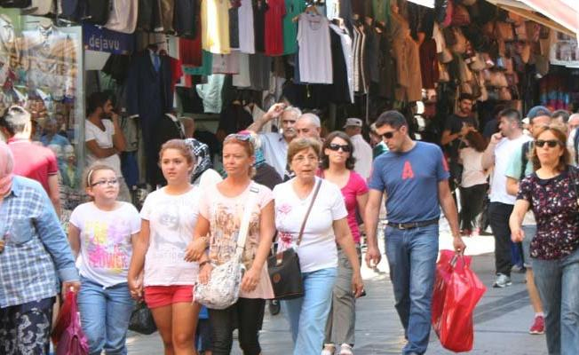 Bayram alışverişi esnafa nefes aldırdı