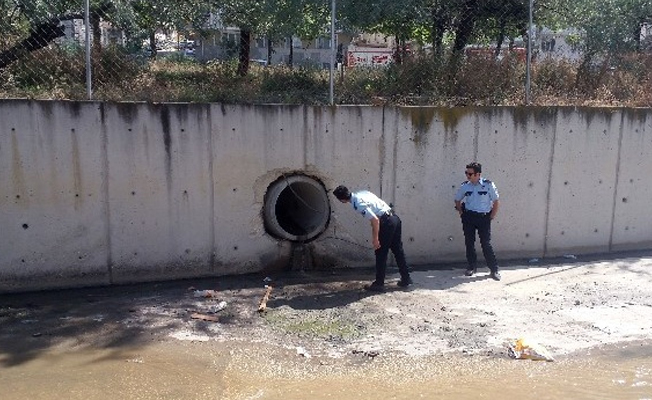 Polisten kaçan hırsız kanalizasyona girip gözden kayboldu