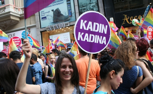 Lezbiyenlerden ayrılık kararı... LGBTİ'ler neden bölündü?