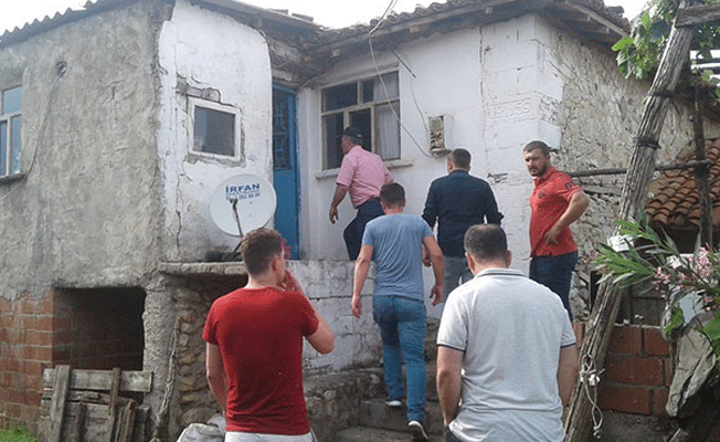Evinde uyurken yıldırım isabet etti